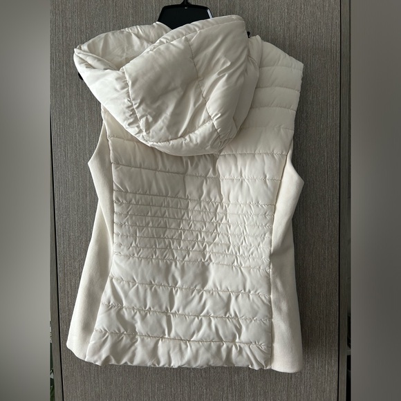 Zara puffer vest - Picture 3 of 4